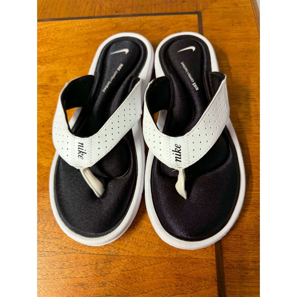 Nike Womens 7 White Black Comfort Footbed Flip Flop Sandals Perforated Straps